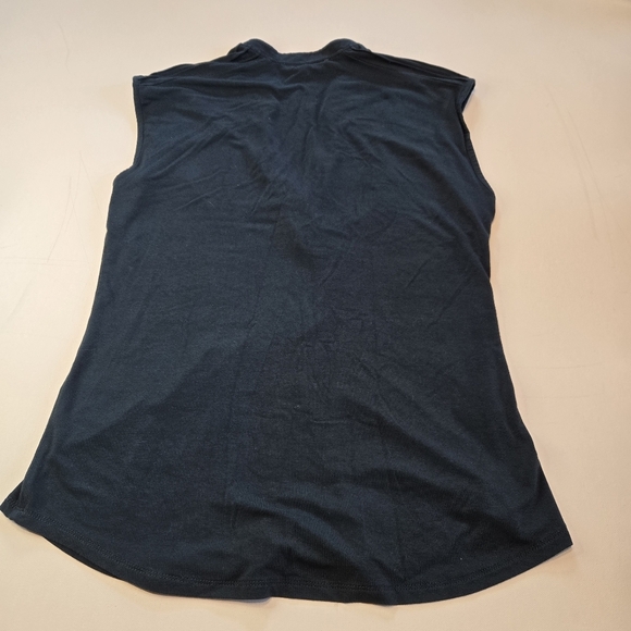 Daniel‎ Rainn Emerald Green Top With Crochet Chest Detail - Picture 6 of 7